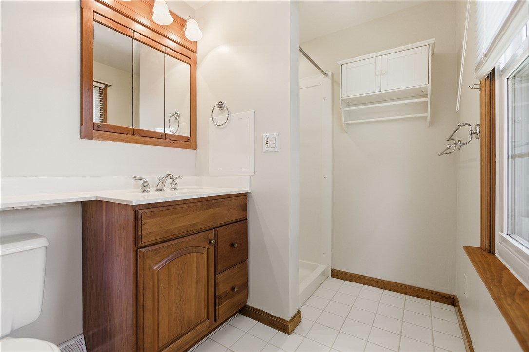 1129 King George Court