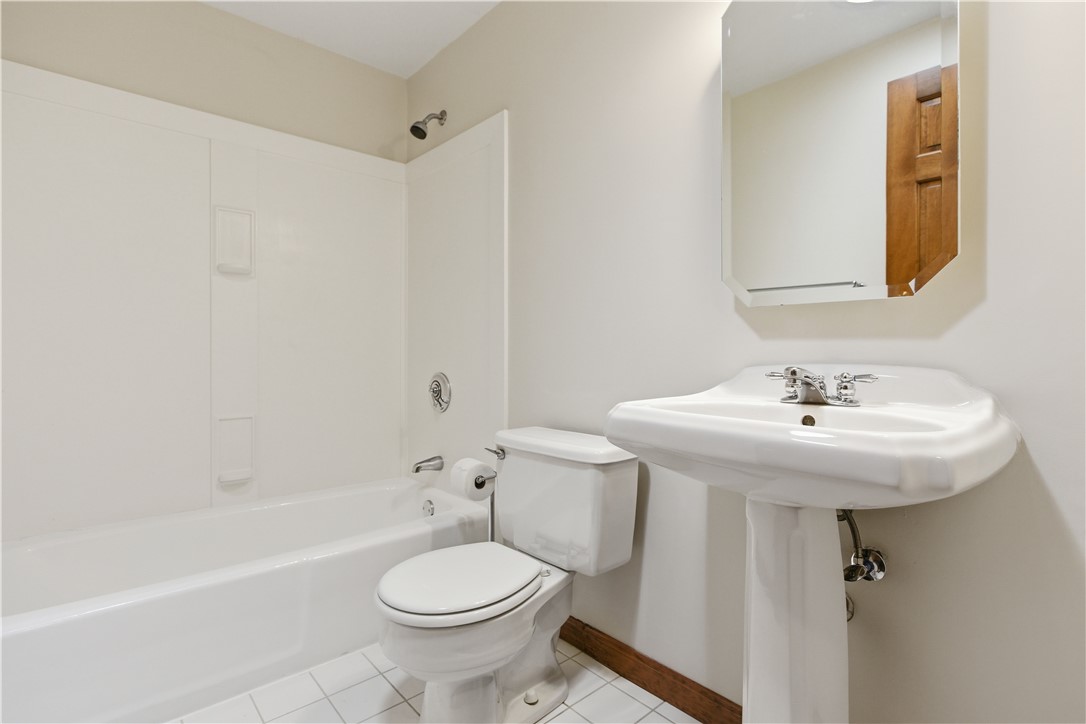 1129 King George Court