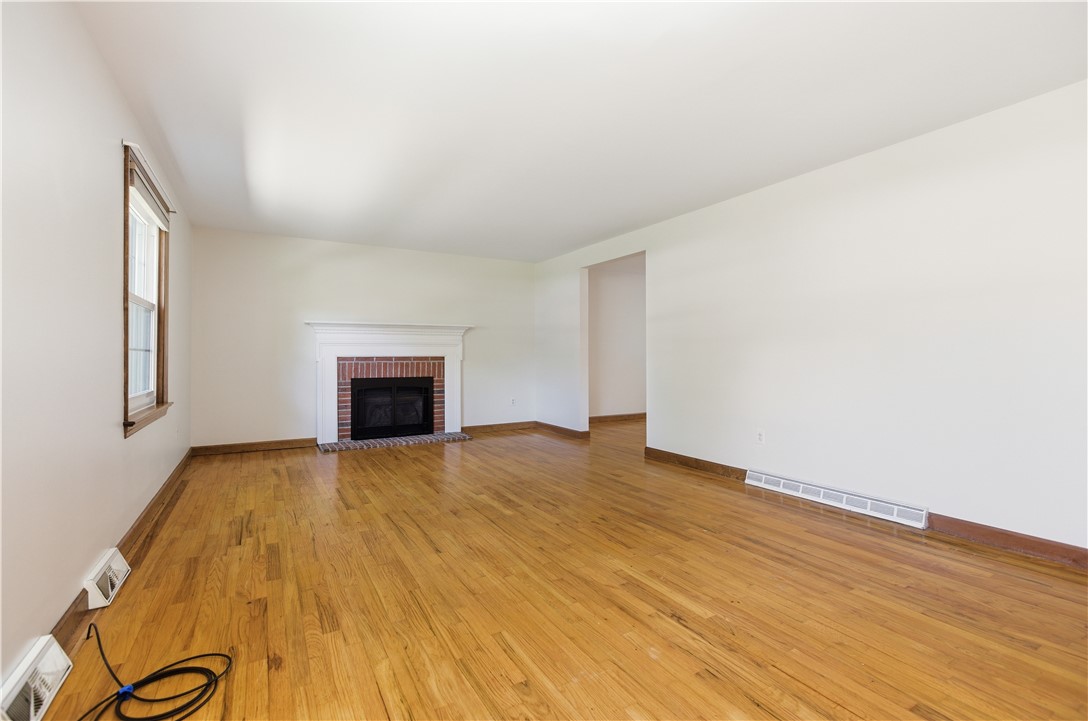 1129 King George Court