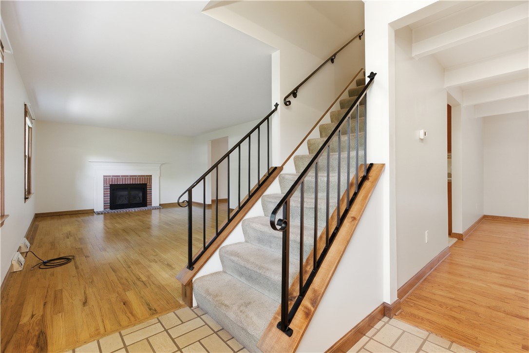1129 King George Court