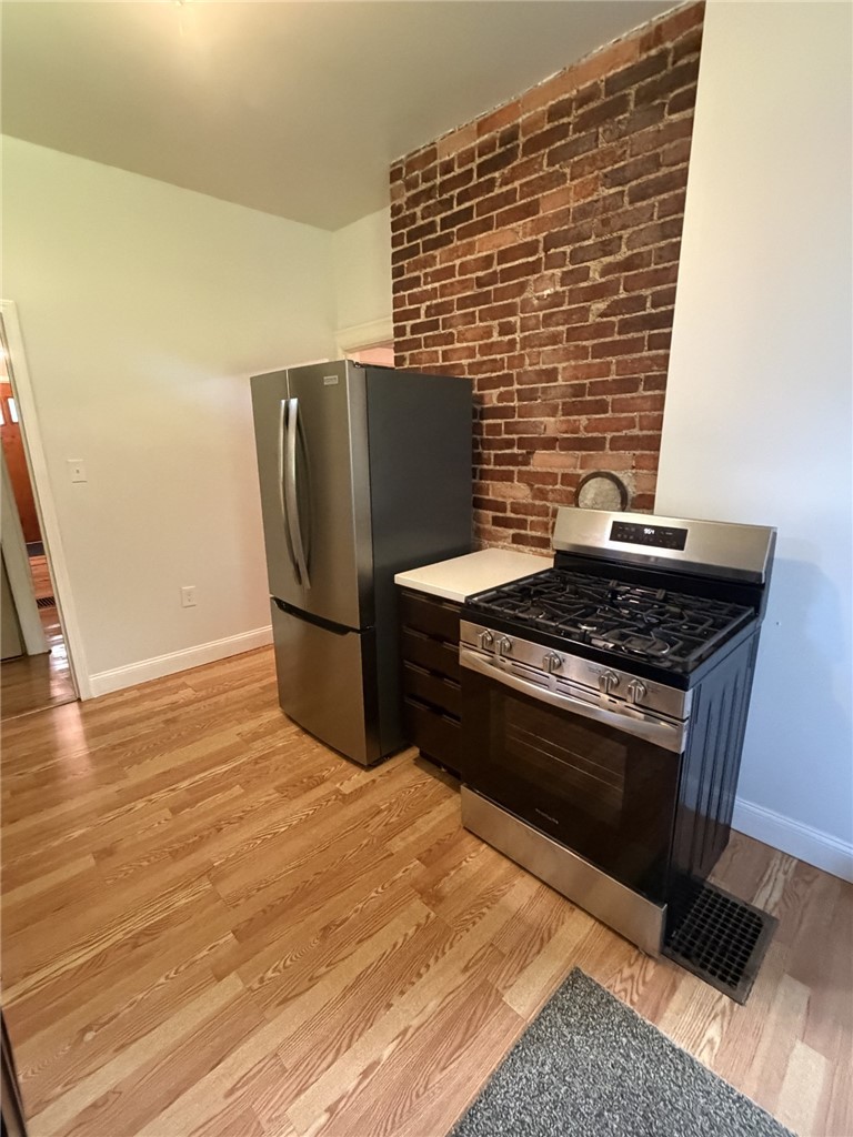 1214 Goe Ave
