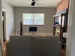 1214 Goe Ave