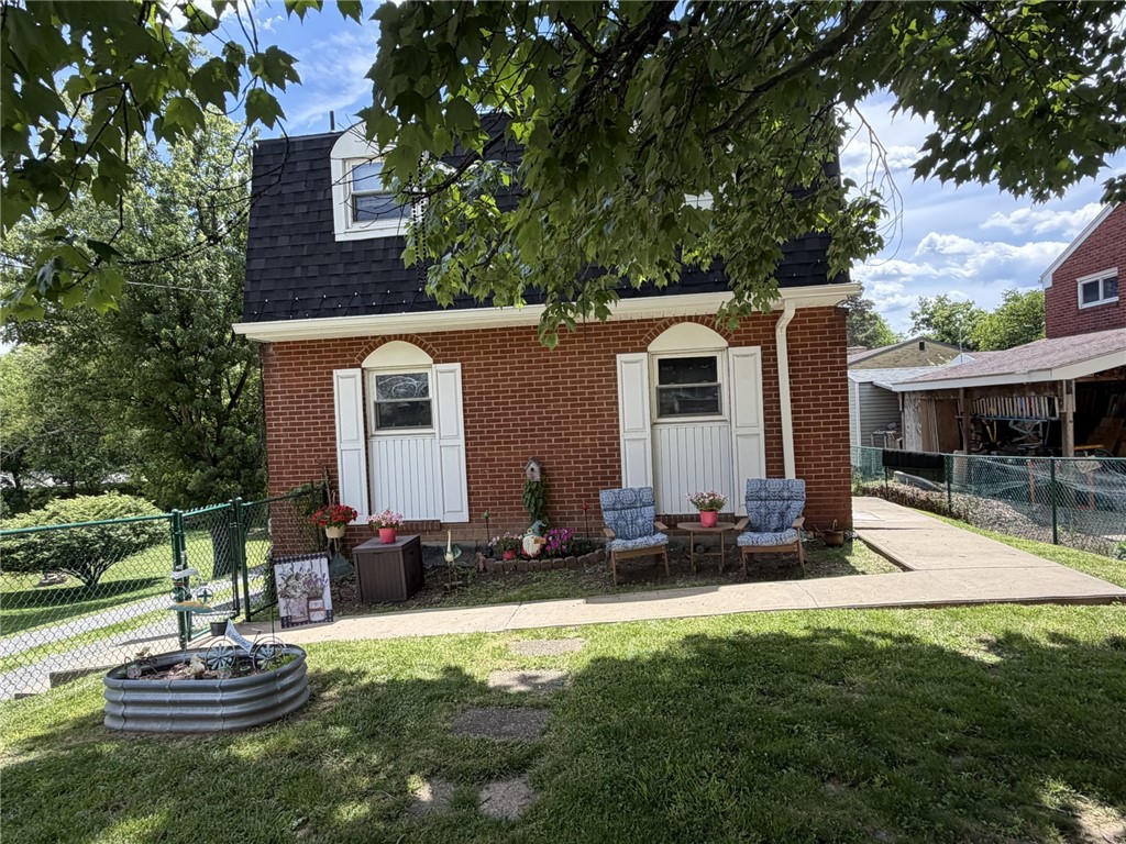 104 1st St