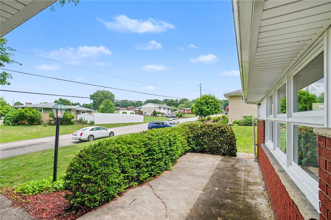 906 Bridge Ave