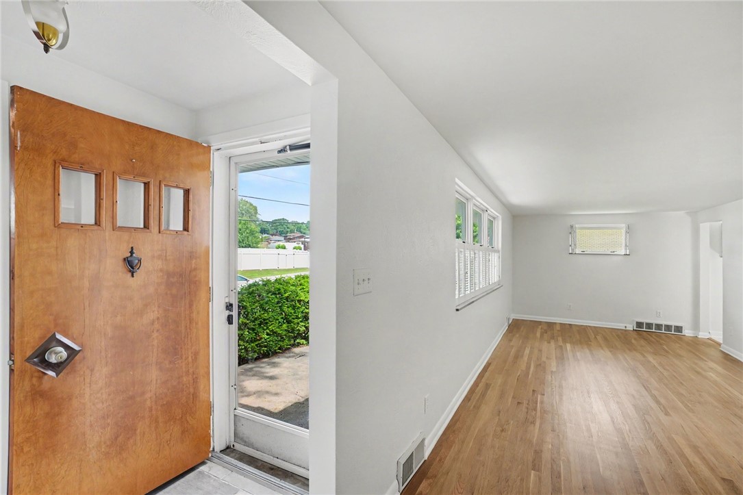 906 Bridge Ave
