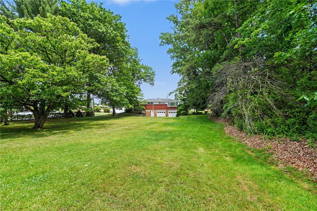 906 Bridge Ave