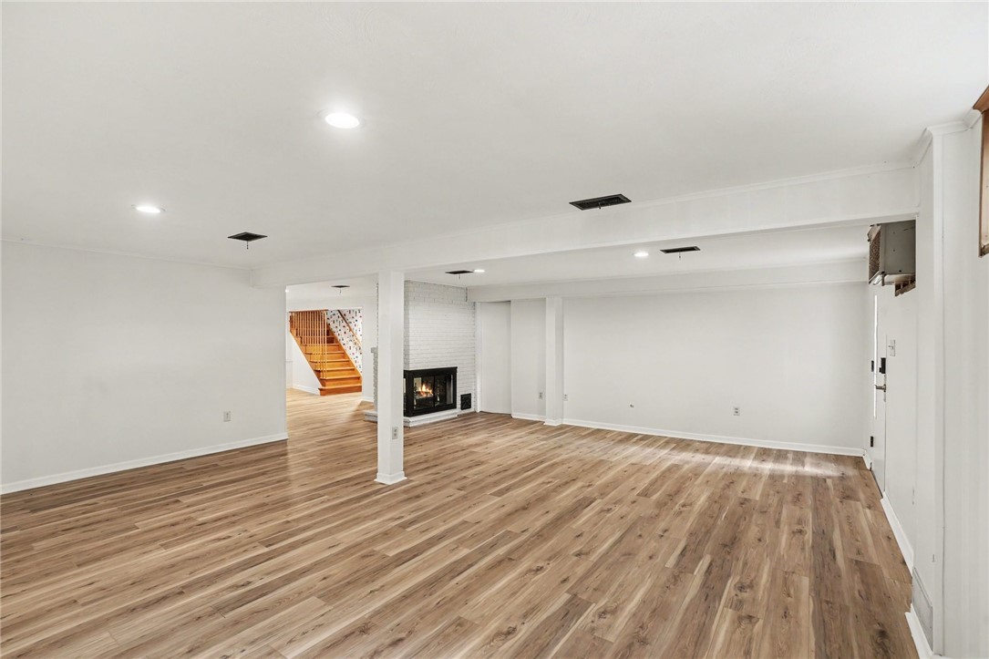 906 Bridge Ave