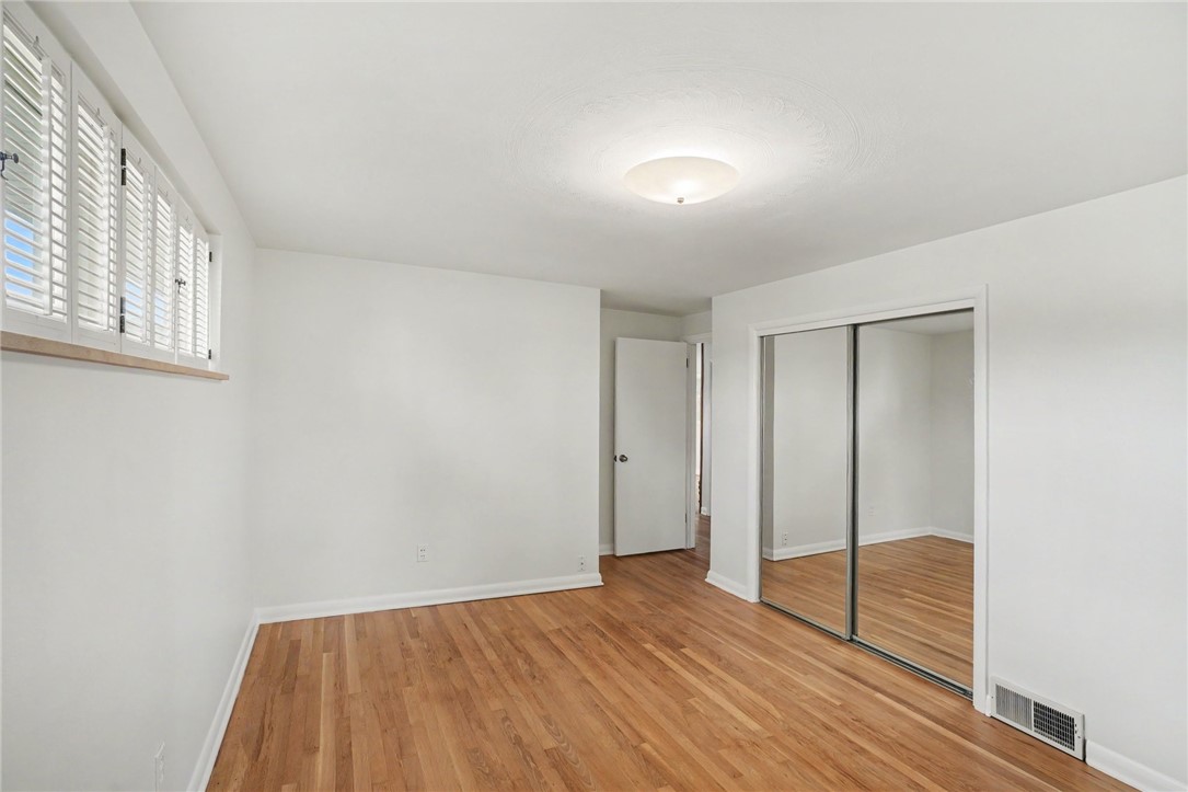 906 Bridge Ave