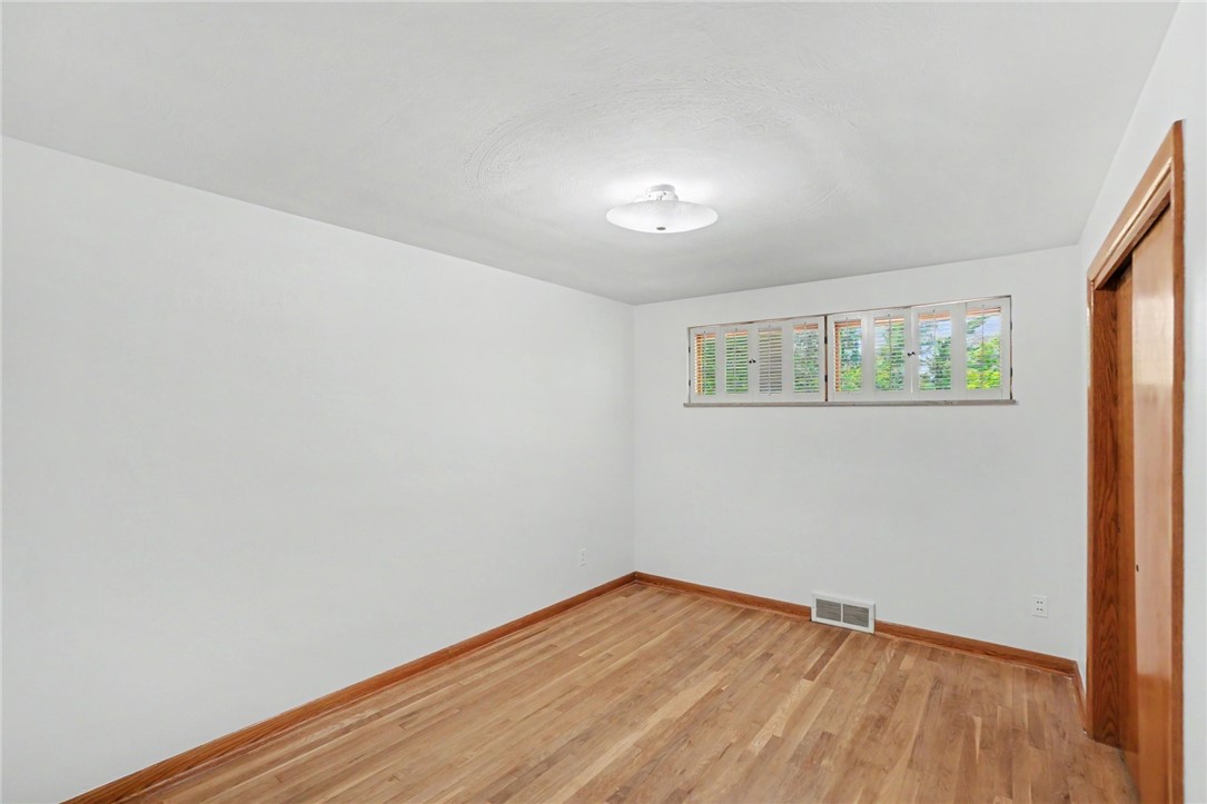 906 Bridge Ave