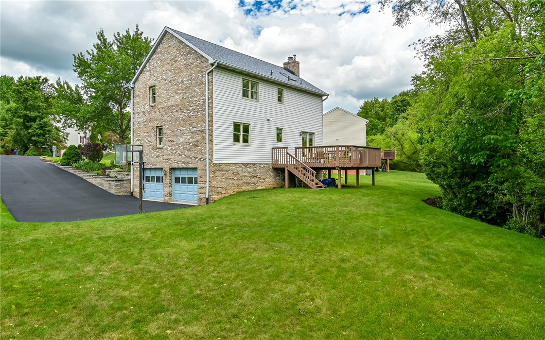 212 Whitehaven Dr