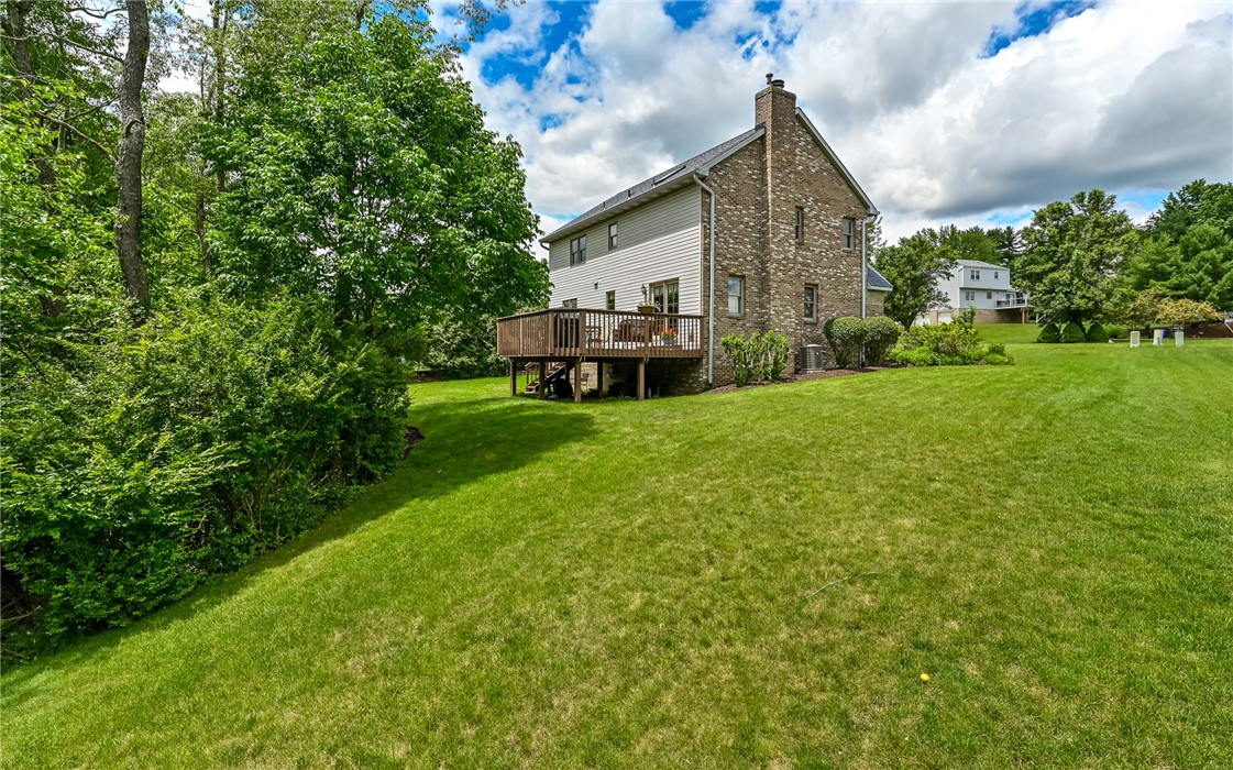 212 Whitehaven Dr