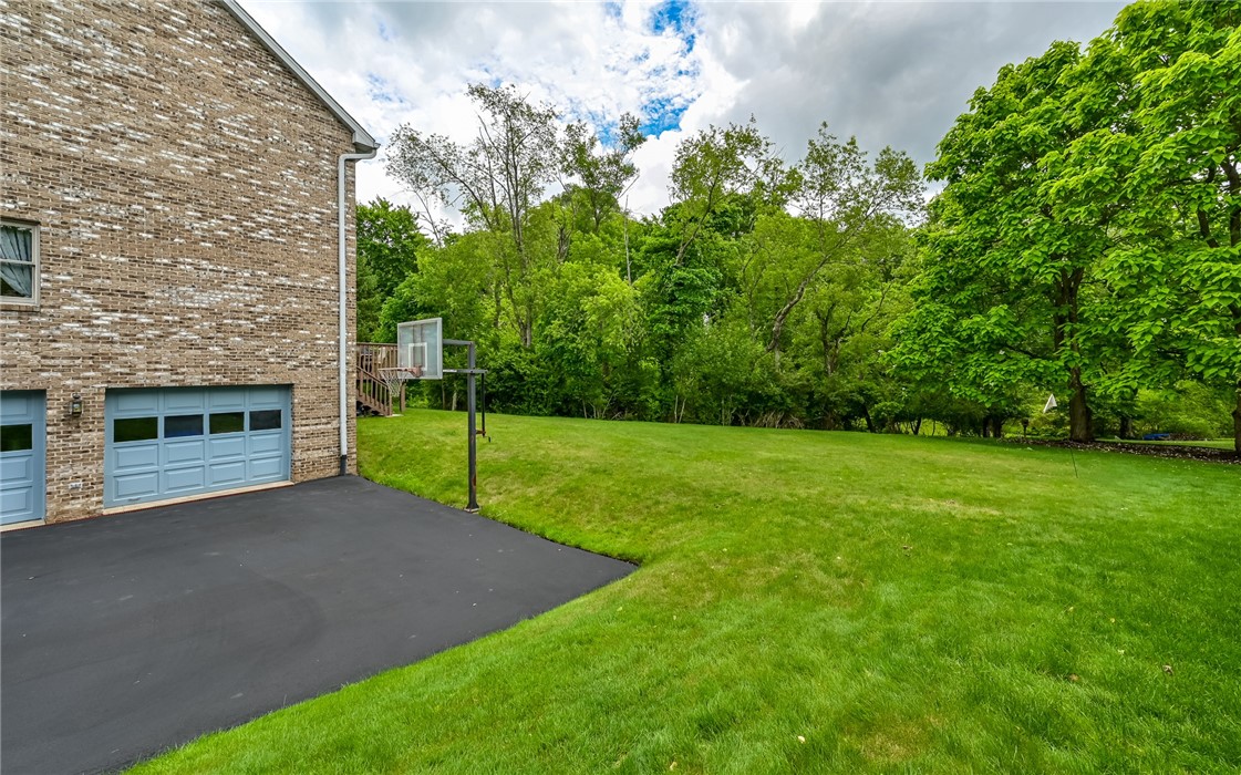 212 Whitehaven Dr