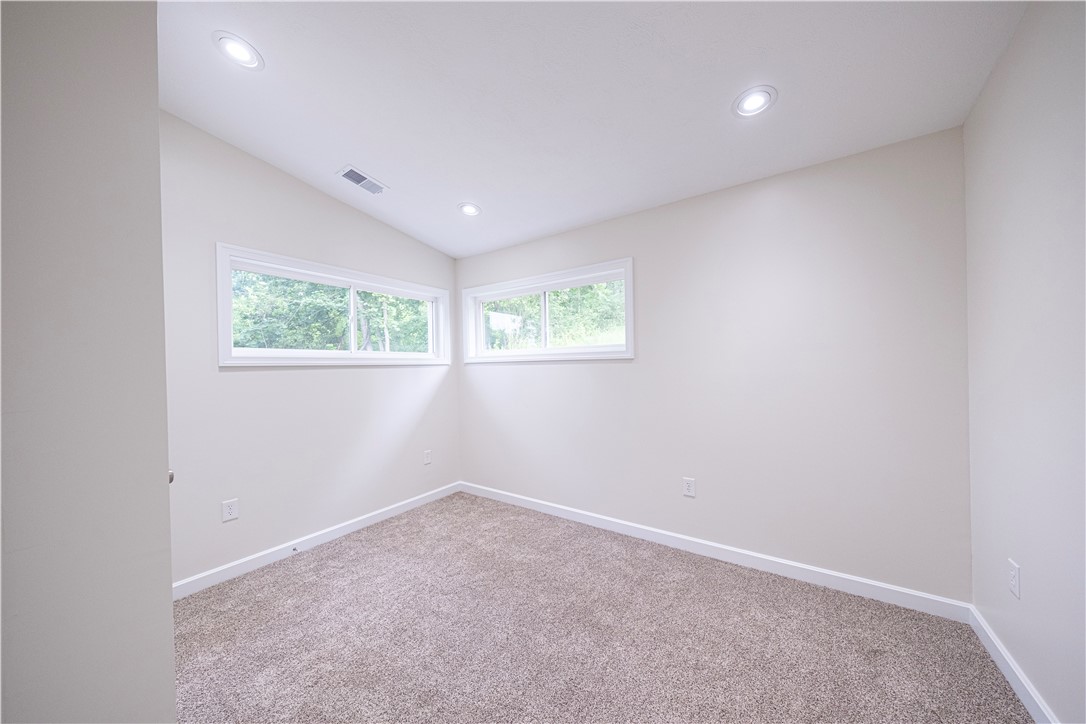 1165 Kings Ln
