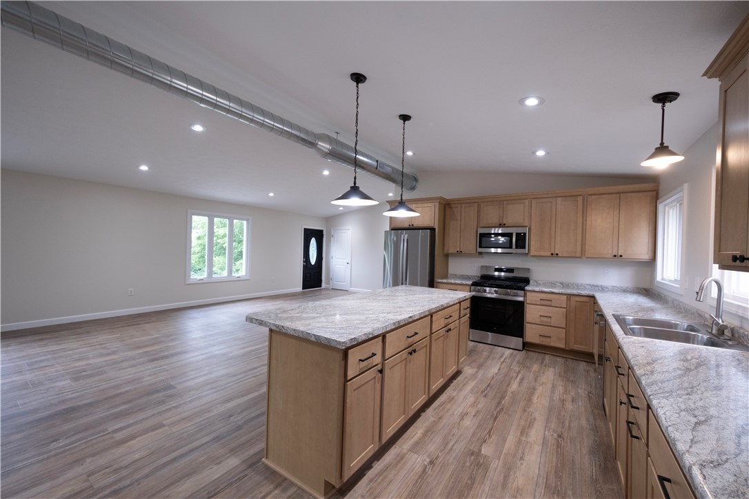 1165 Kings Ln