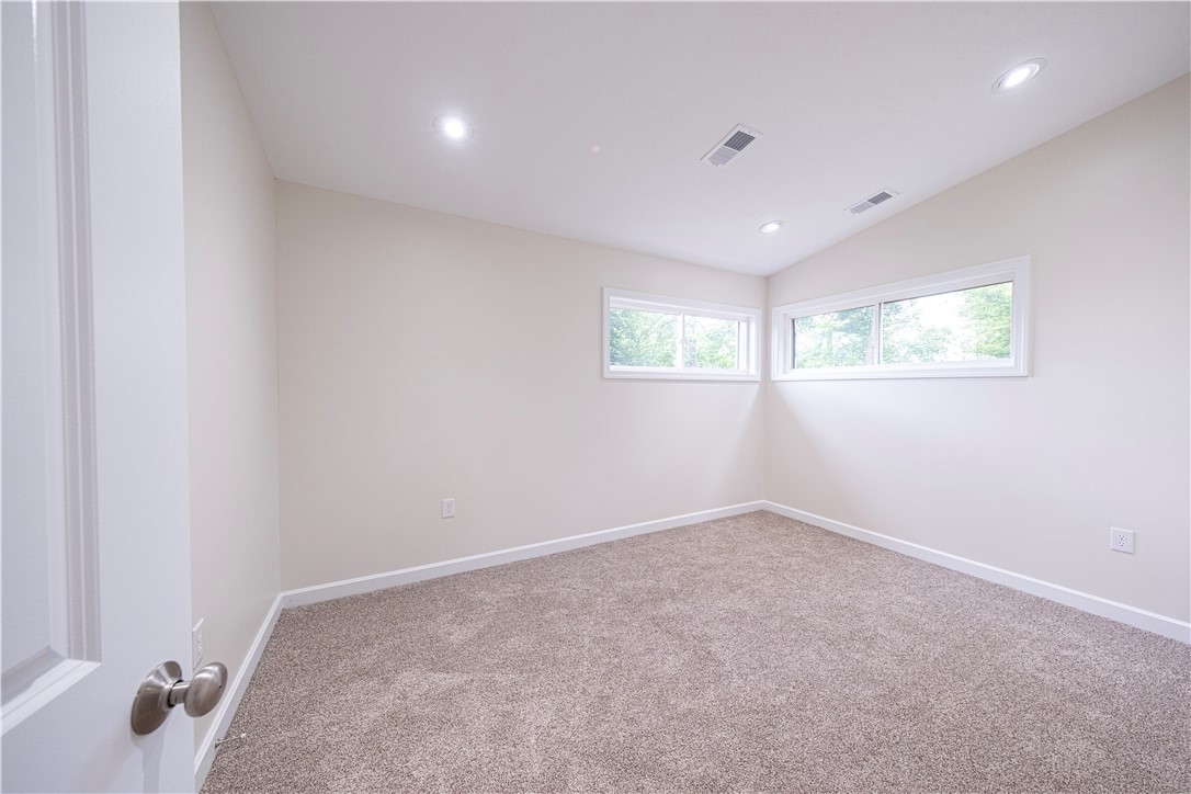 1165 Kings Ln