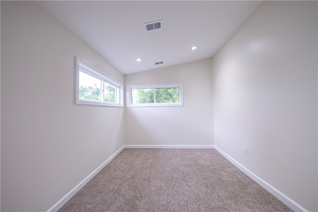 1165 Kings Ln