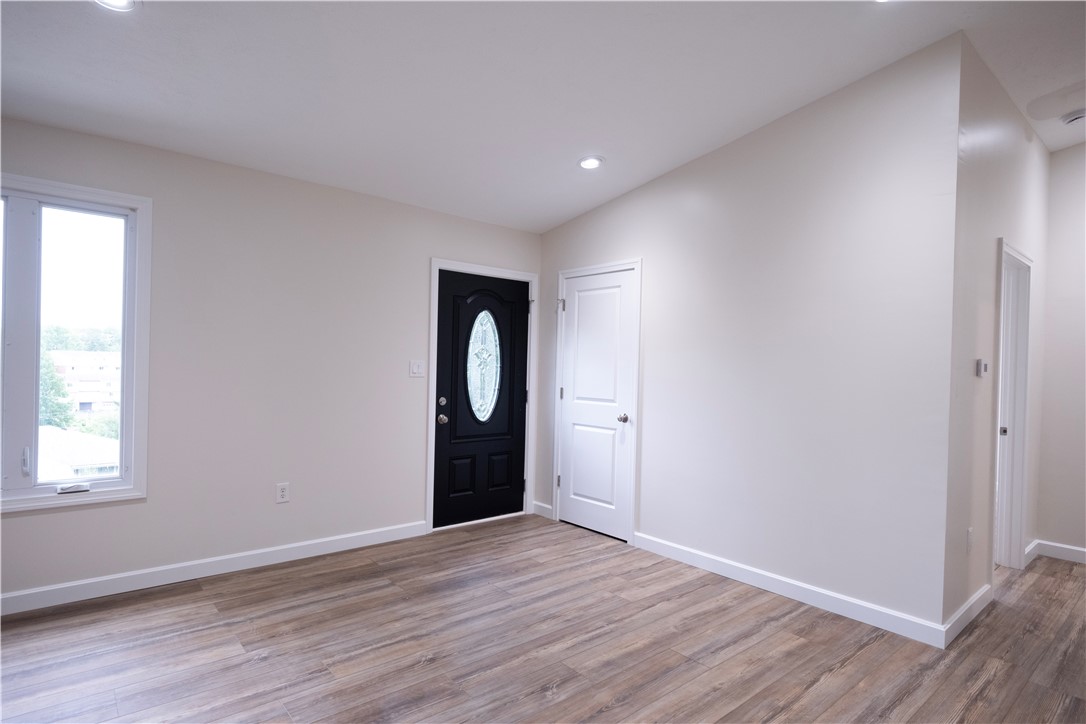 1165 Kings Ln