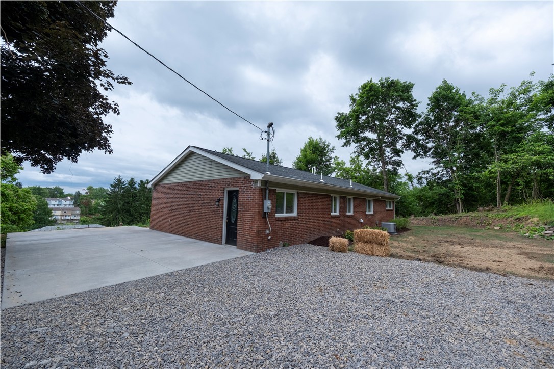 1165 Kings Ln