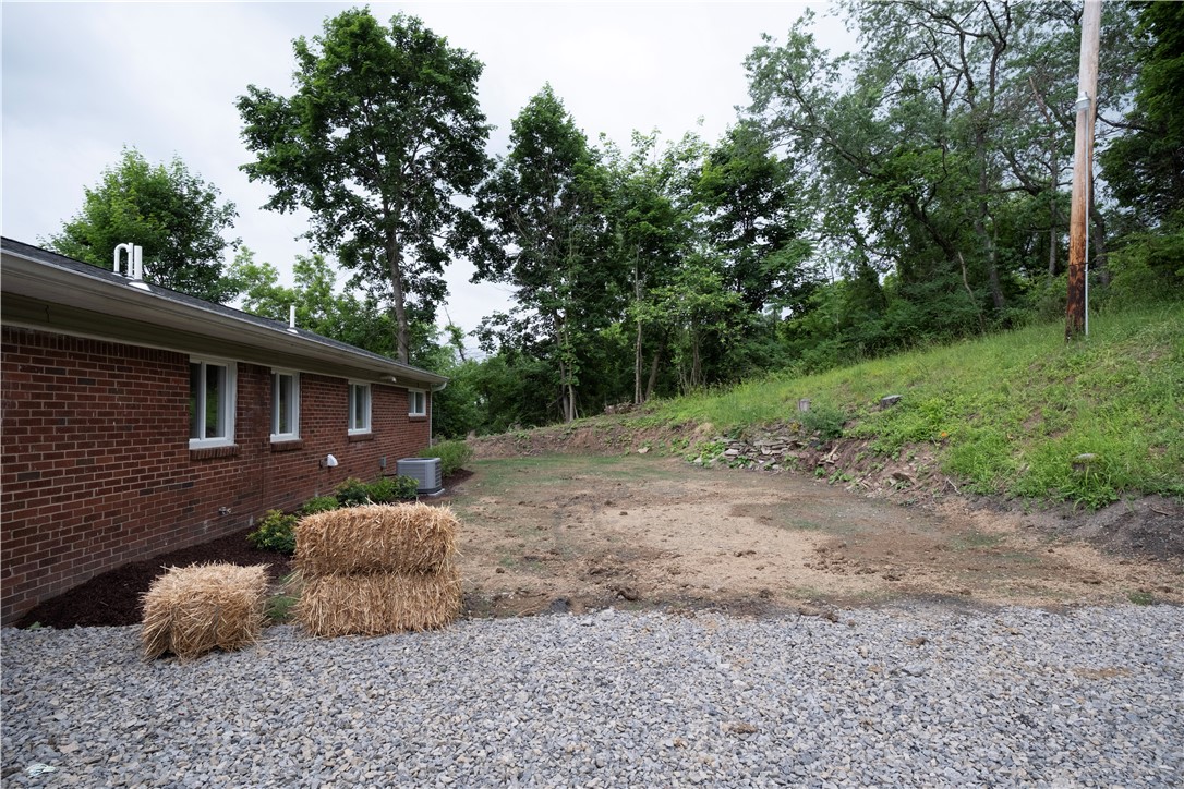 1165 Kings Ln