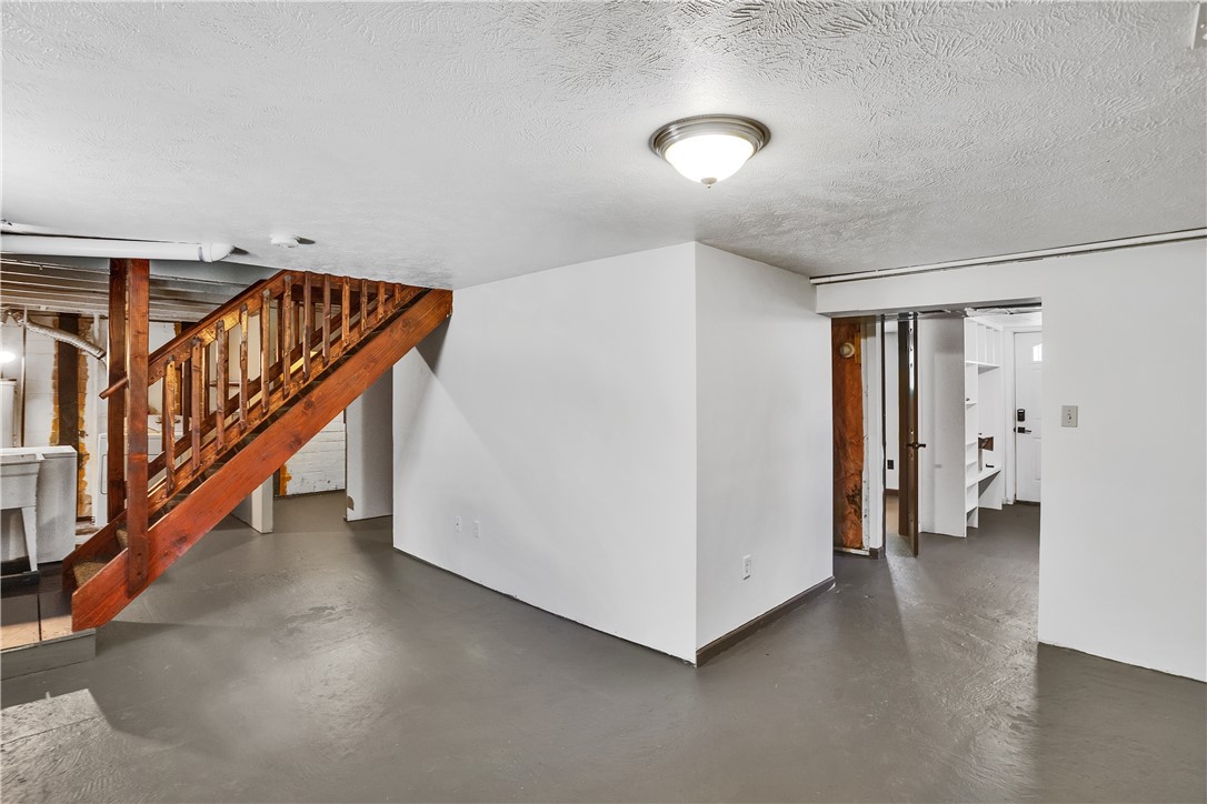 2404 Marble Ln