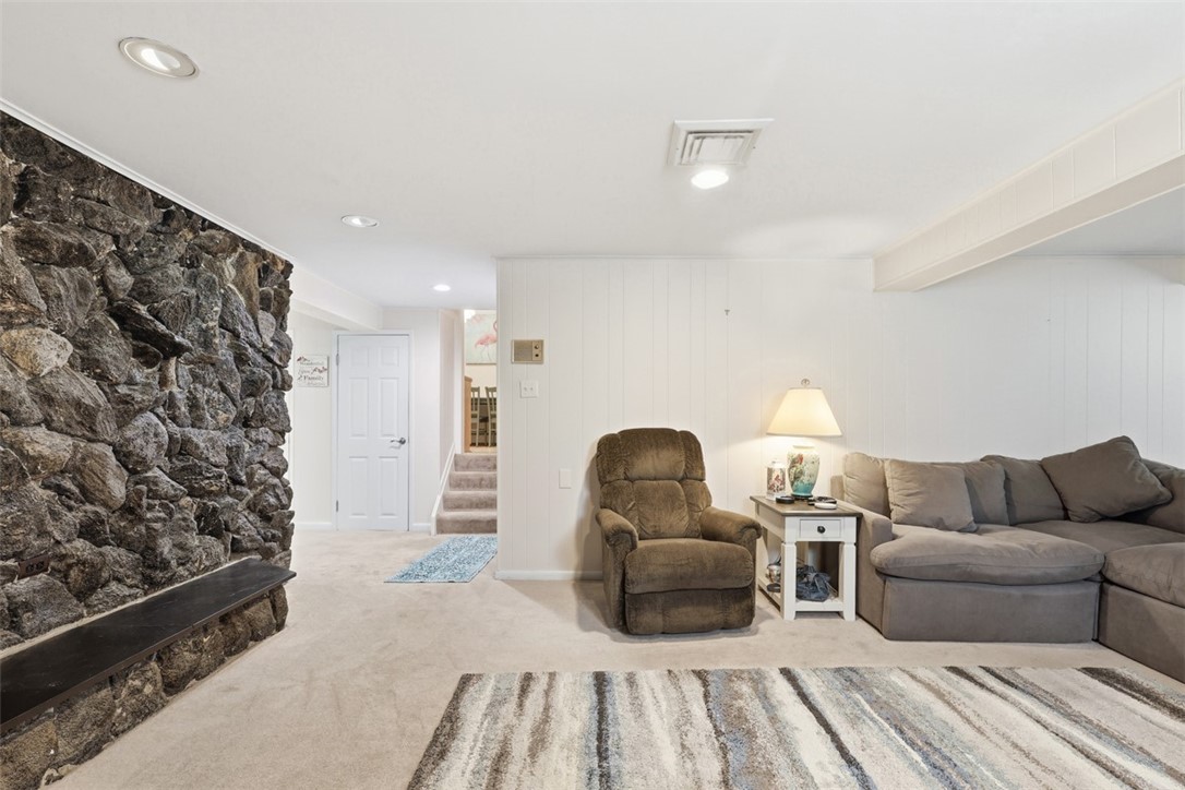 6725 Verona Rd