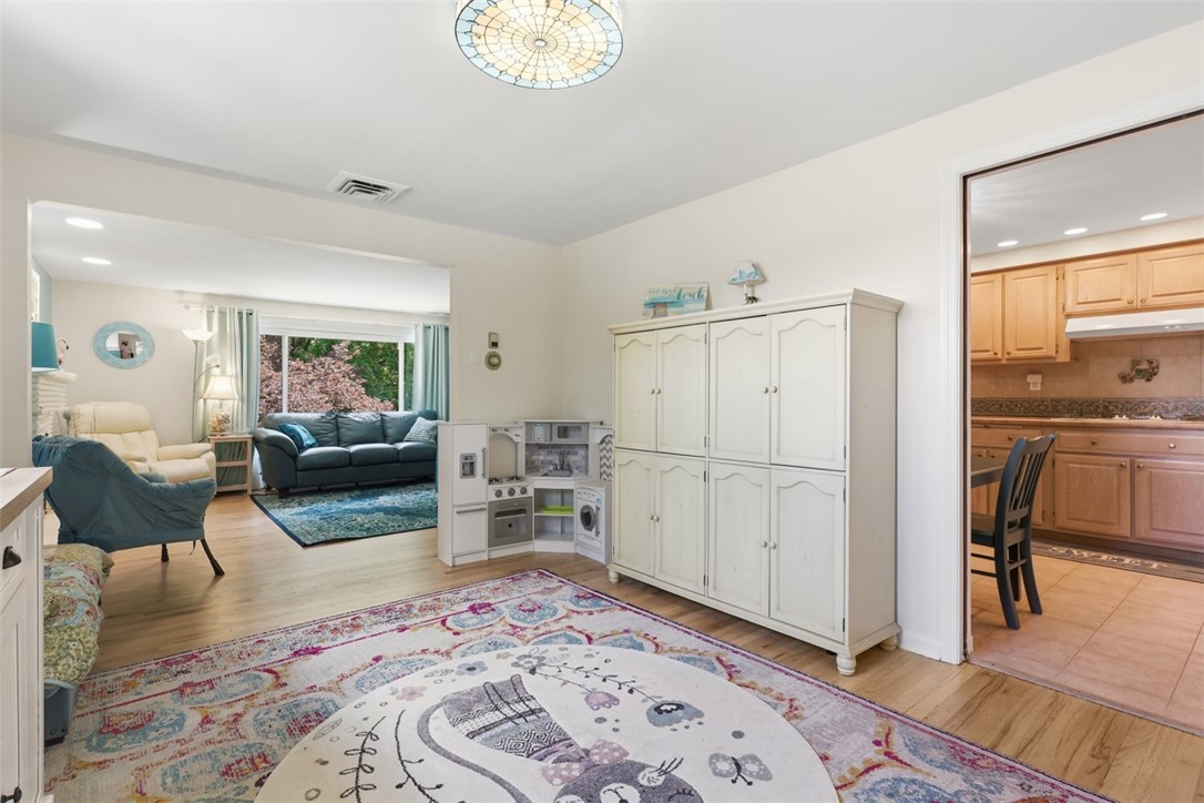 6725 Verona Rd