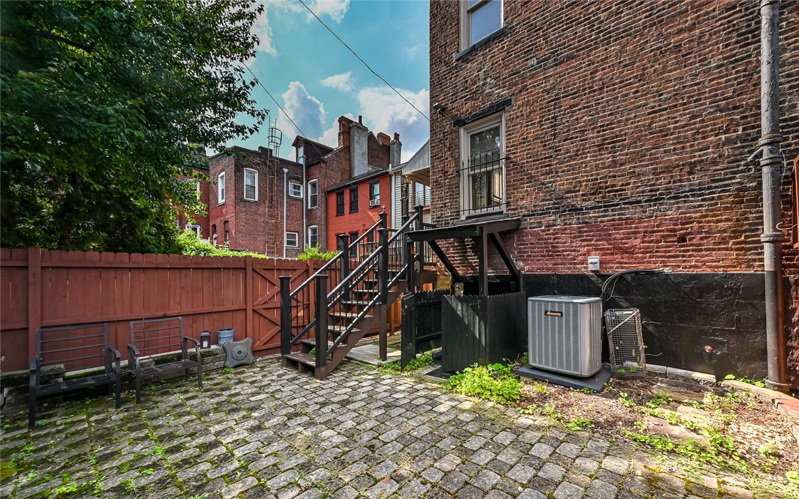 617 Avery St