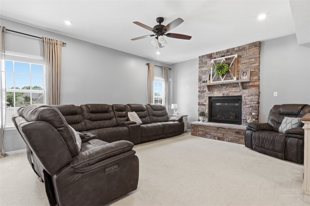 1024 Blackhawk Dr