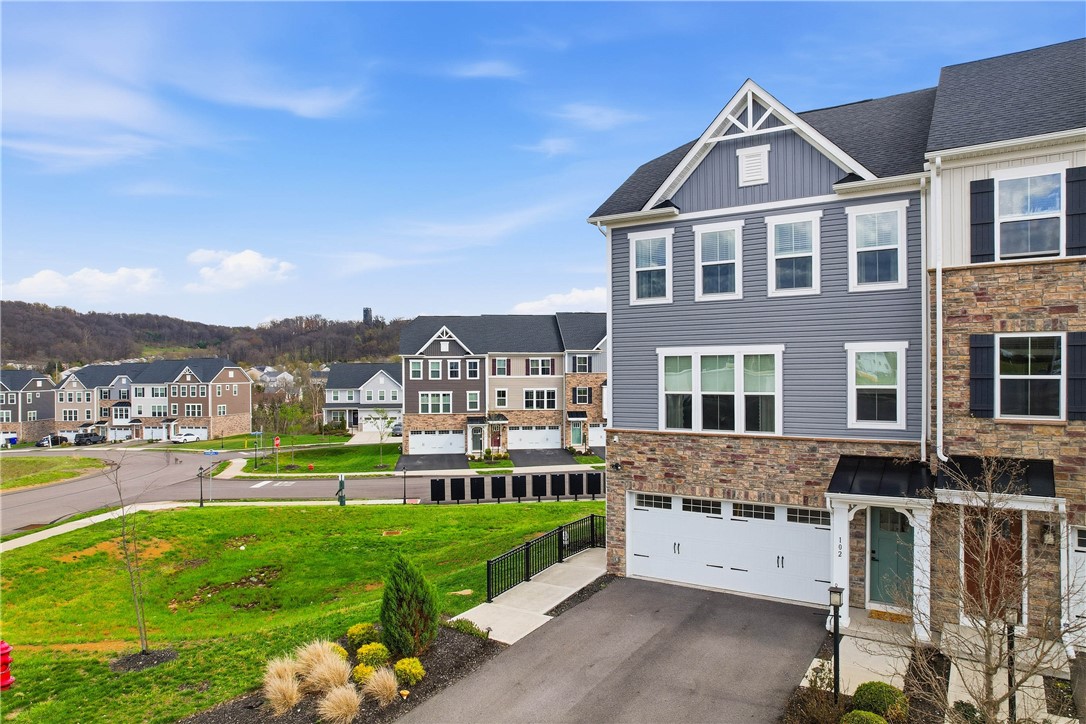 102 Lupine Dr