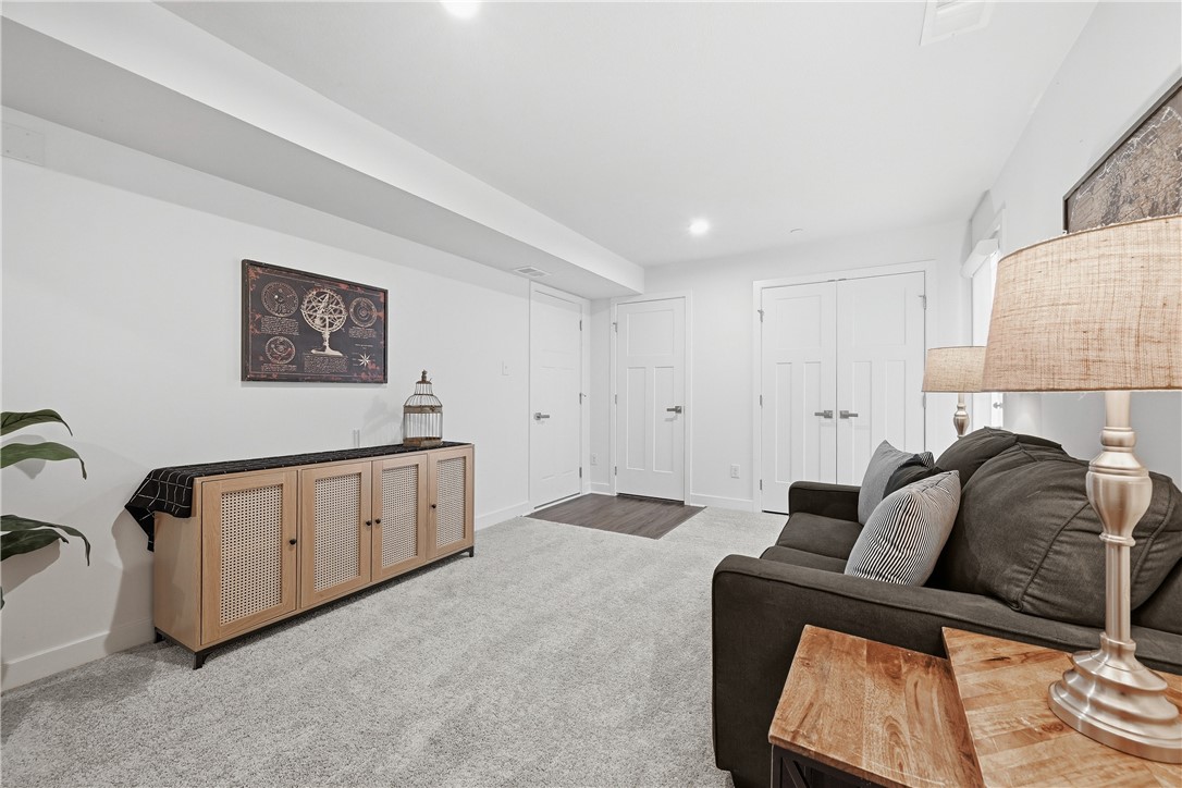 102 Lupine Dr