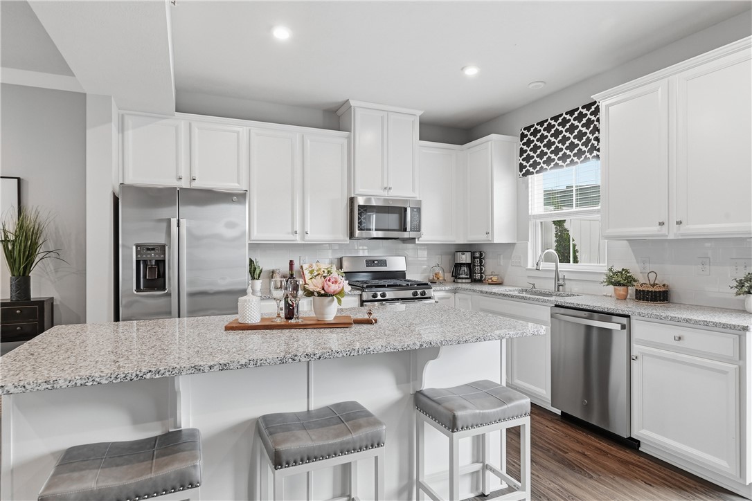 102 Lupine Dr