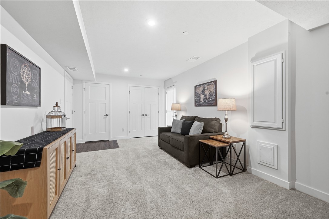 102 Lupine Dr