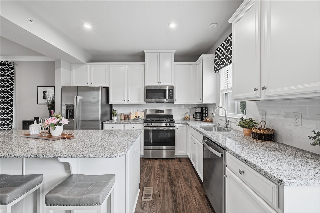 102 Lupine Dr