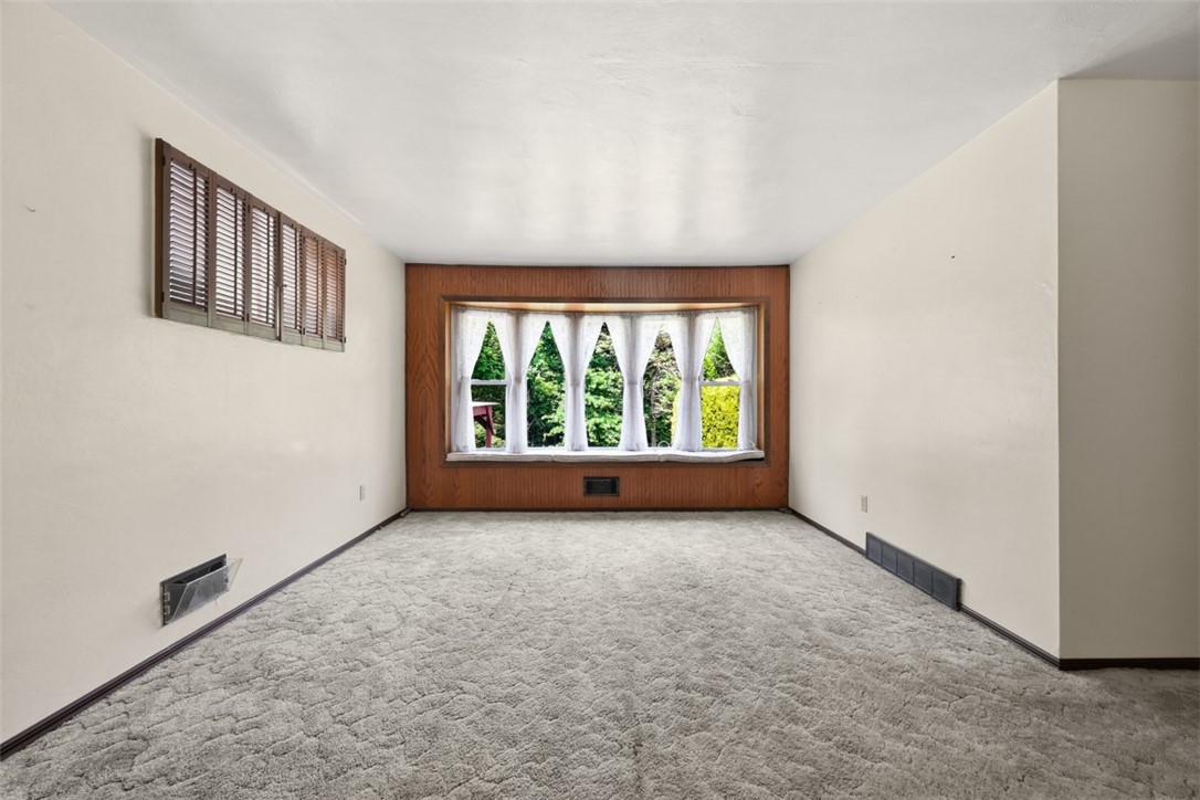 307 Bayberry Dr