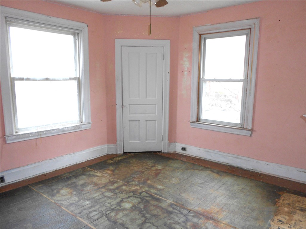32 Weller St