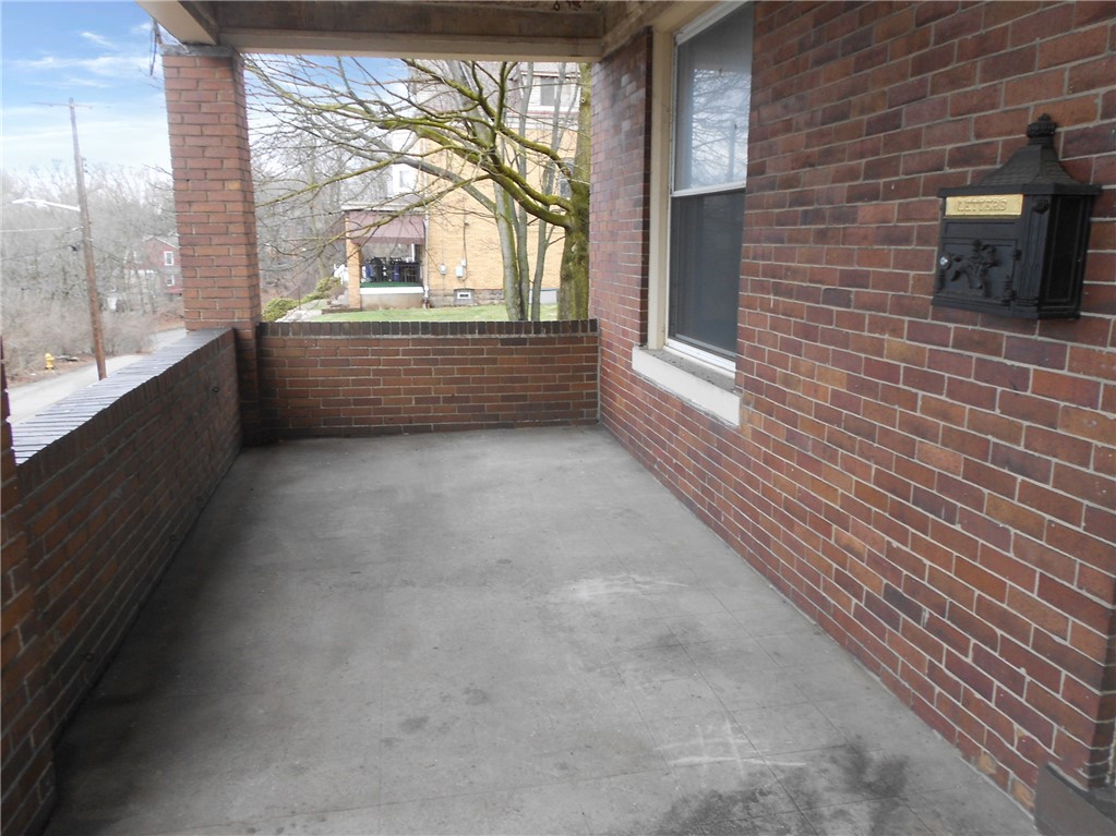 32 Weller St