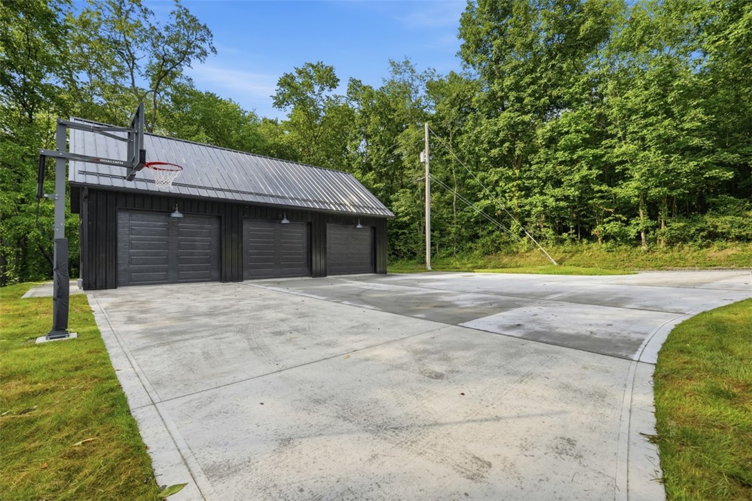 521 Creek Rd