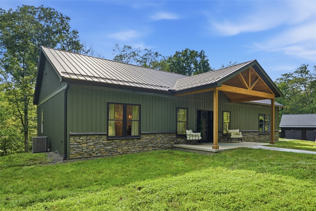 521 Creek Rd