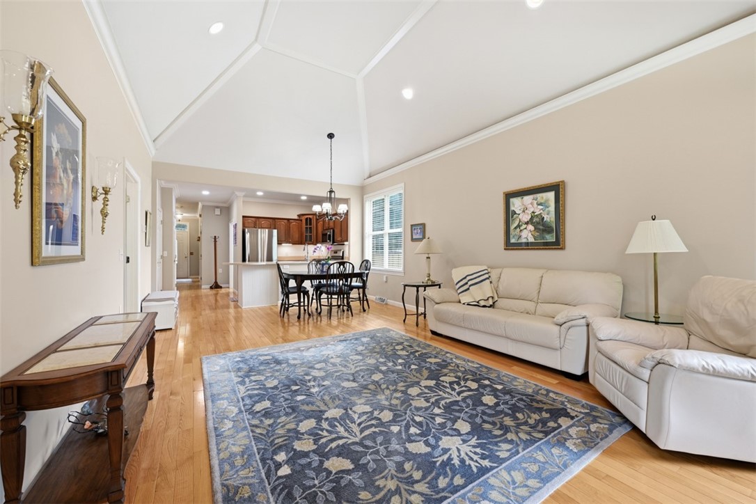 844 Village Dr