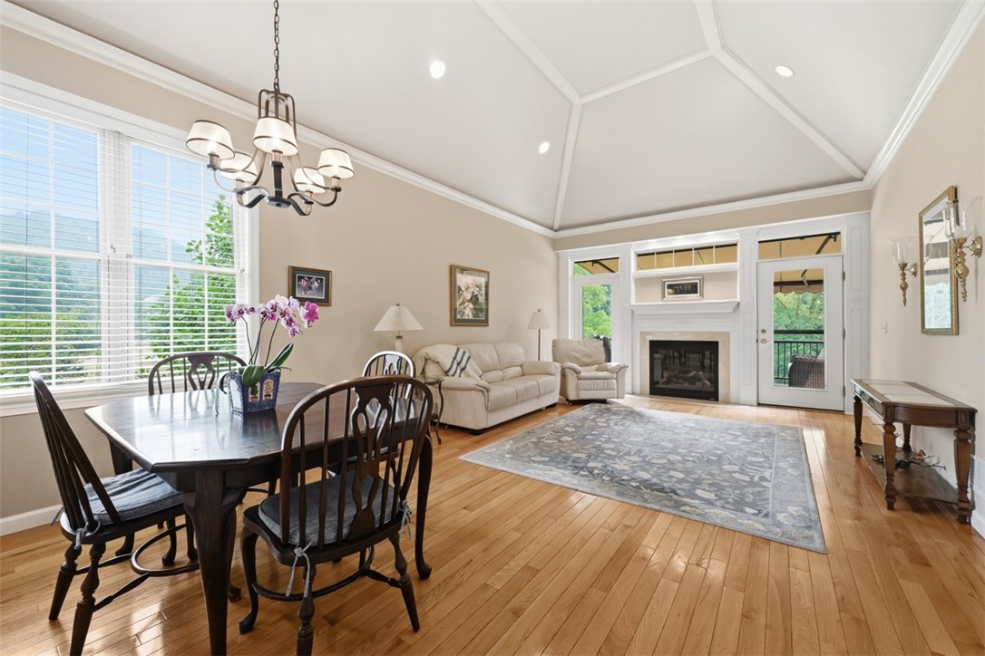 844 Village Dr