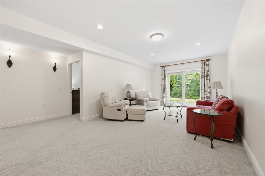 844 Village Dr