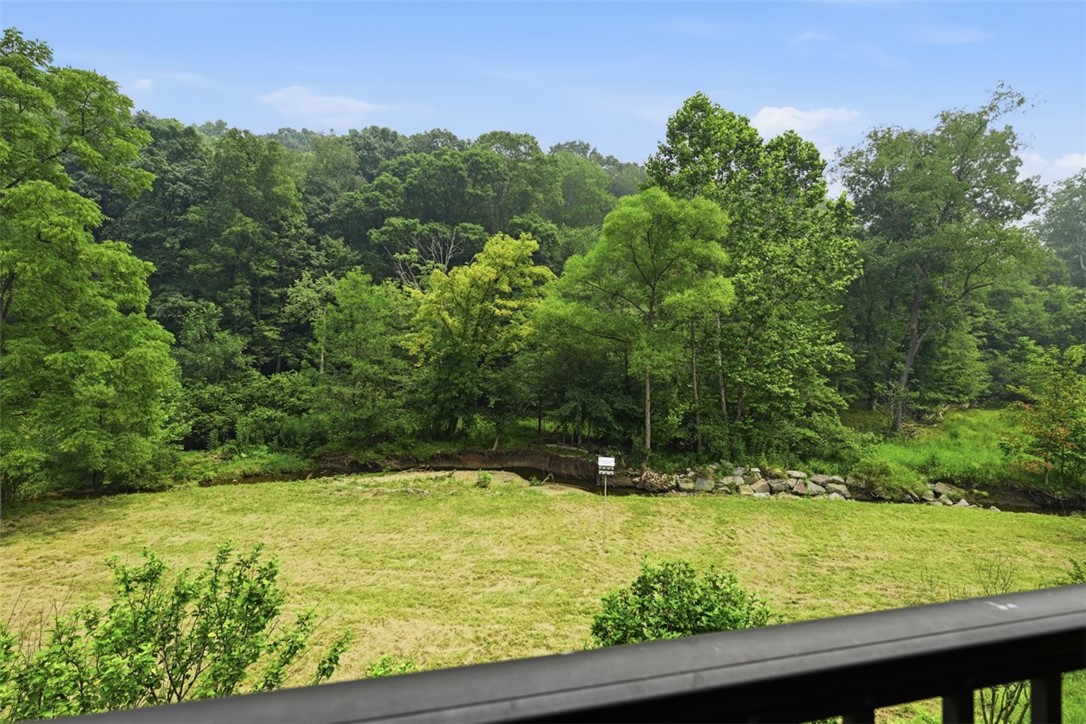 844 Village Dr