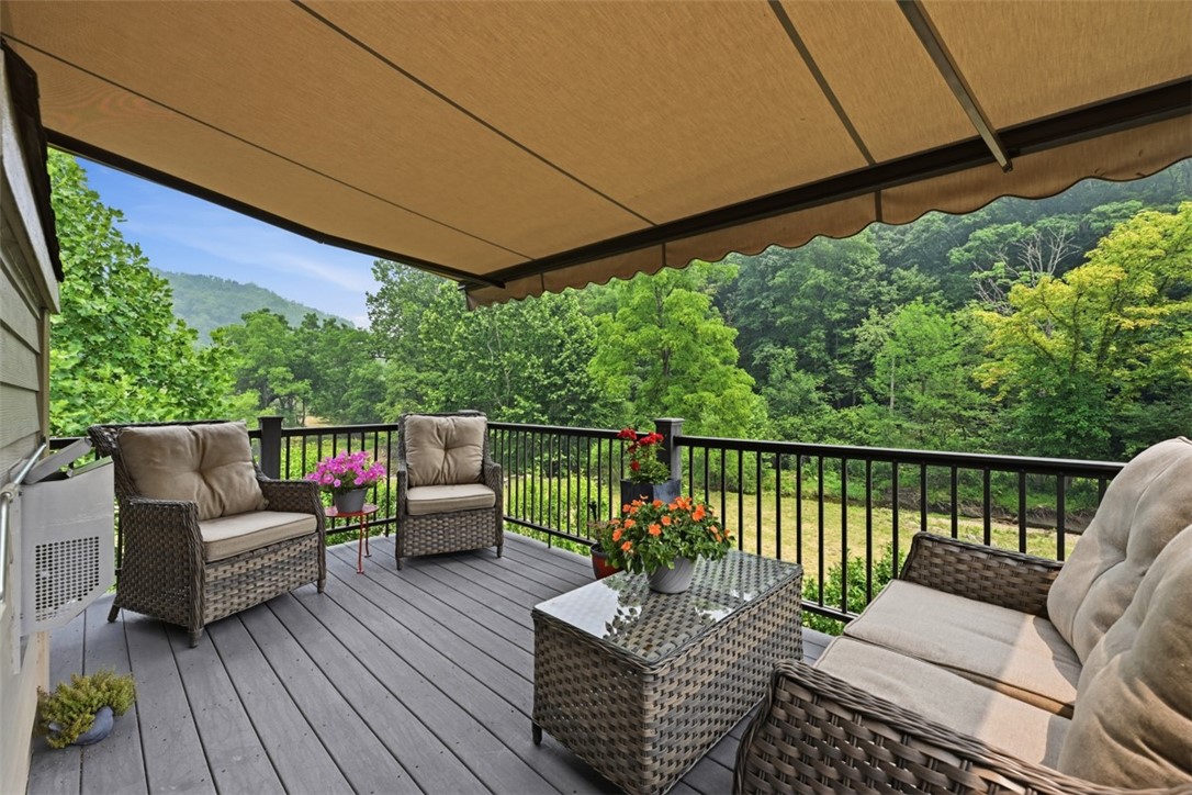 844 Village Dr
