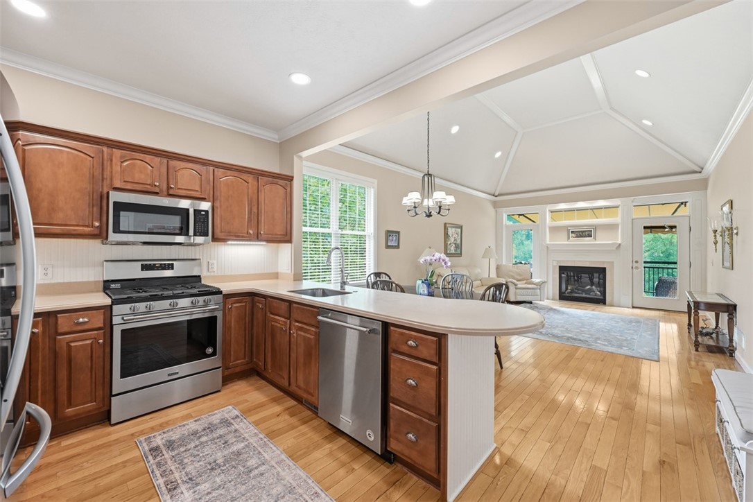 844 Village Dr