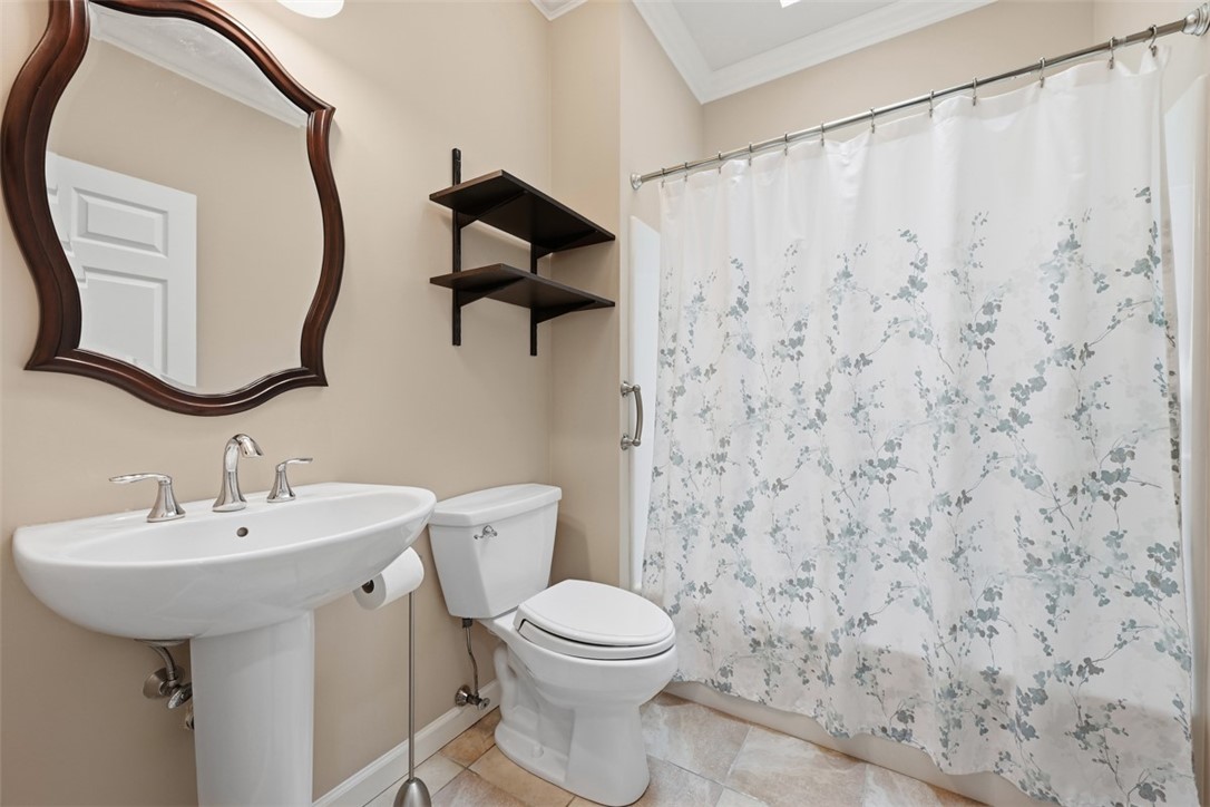844 Village Dr