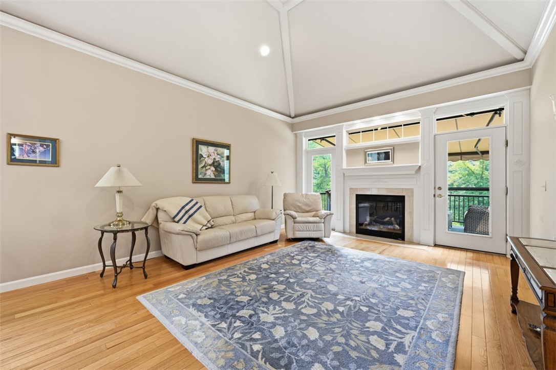 844 Village Dr