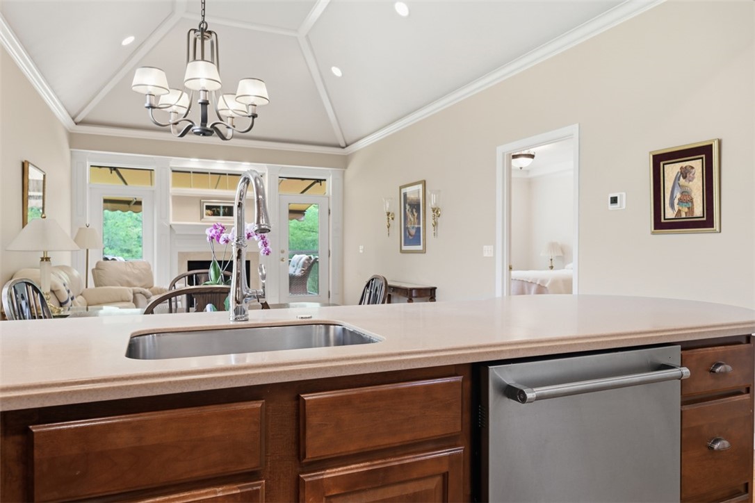844 Village Dr
