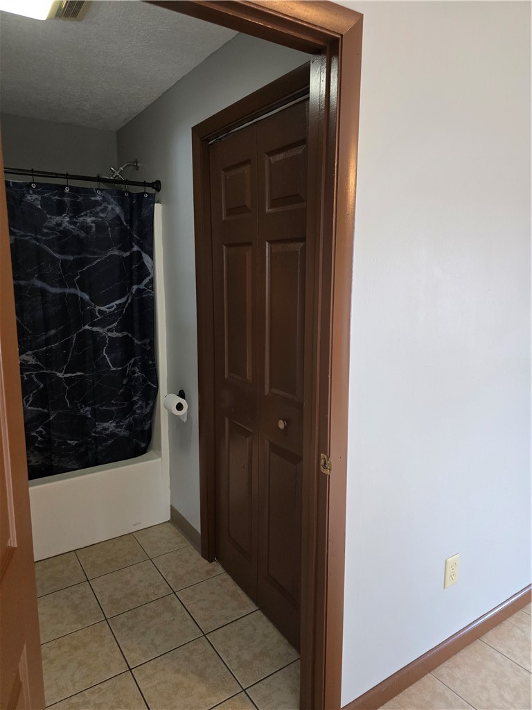 196 W Madison St 4