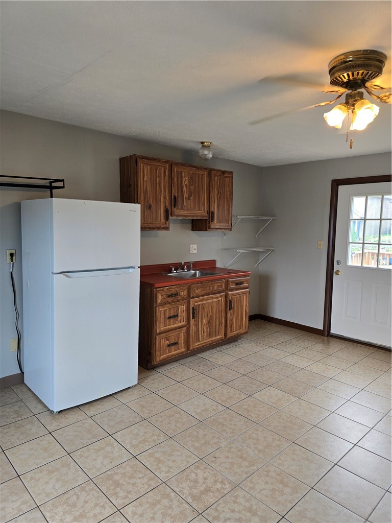 196 W Madison St 4