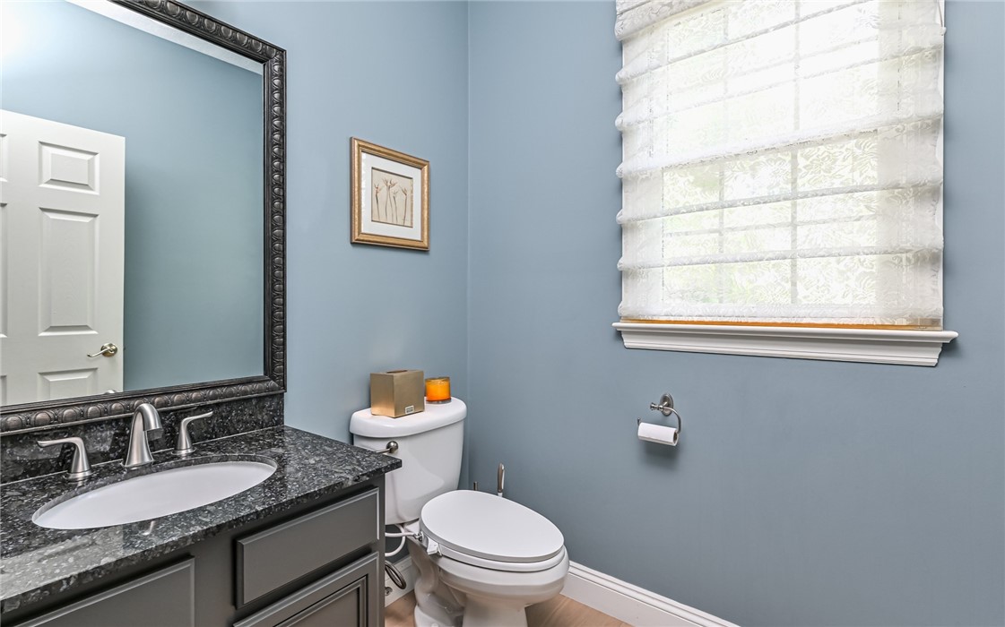 2004 Maxwell Ln